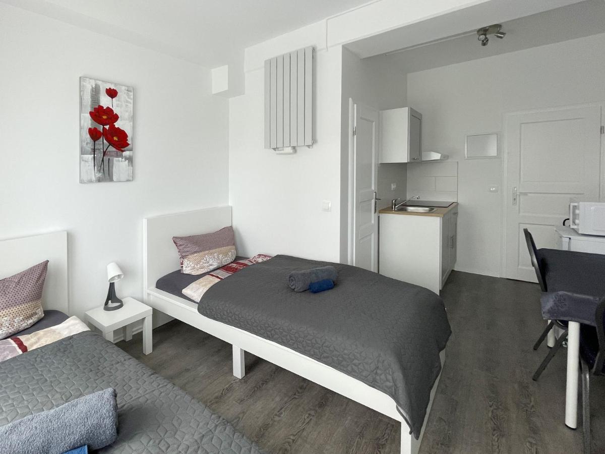 Schwanenburg Apartments Kolonie Rontgental Eksteriør billede