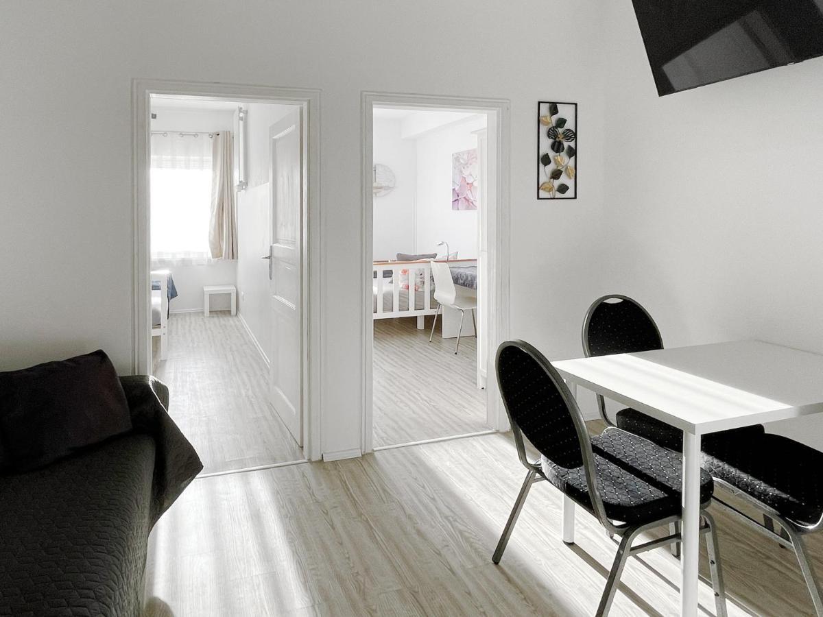 Schwanenburg Apartments Kolonie Rontgental Eksteriør billede
