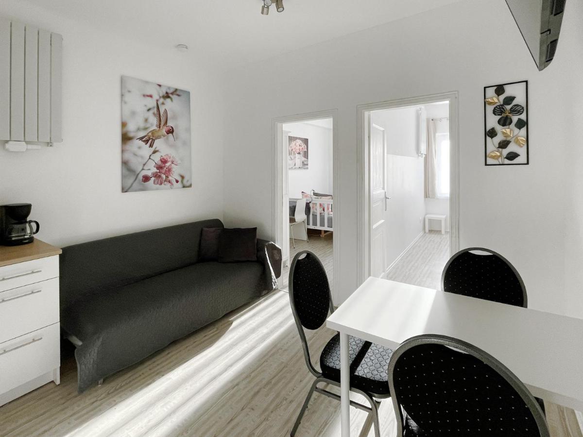 Schwanenburg Apartments Kolonie Rontgental Eksteriør billede